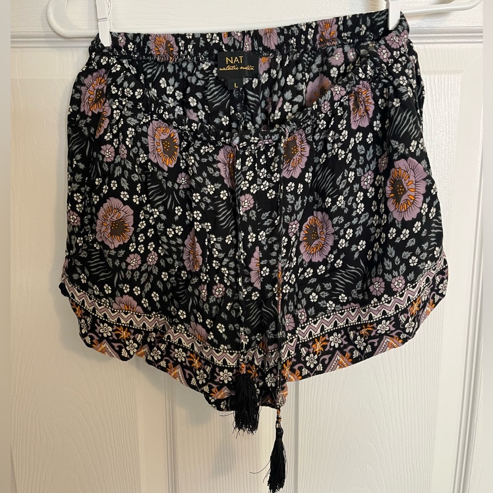 Anthropologie stretch waist floral printed shorts